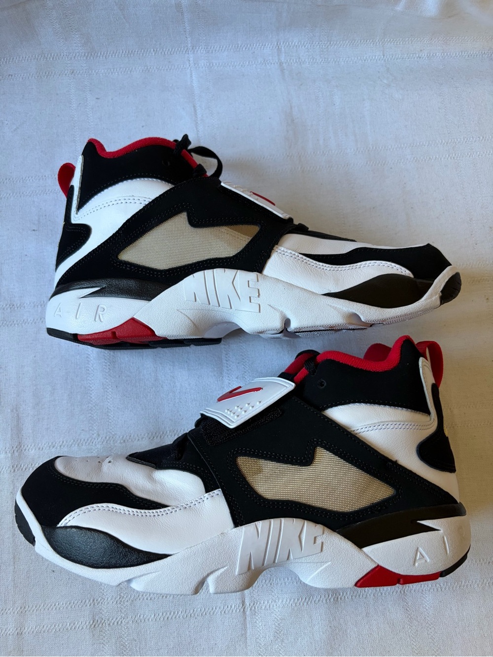 Nike Air Diamond Turf White Fire Red Black 49ers Sneakers Size 11 FZ8224-100 - Picture 6 of 10